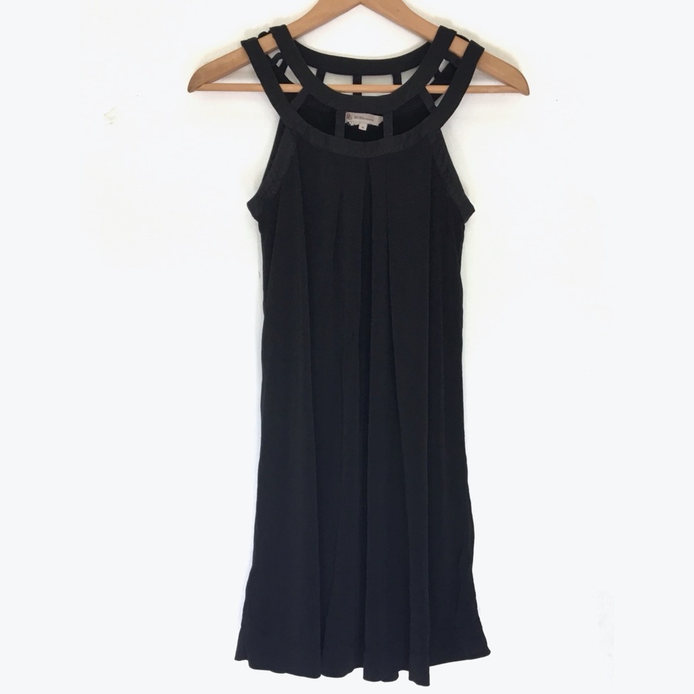 BCBG • 🎉Host Pick🎉 • Black Cut-Out Shift Dress